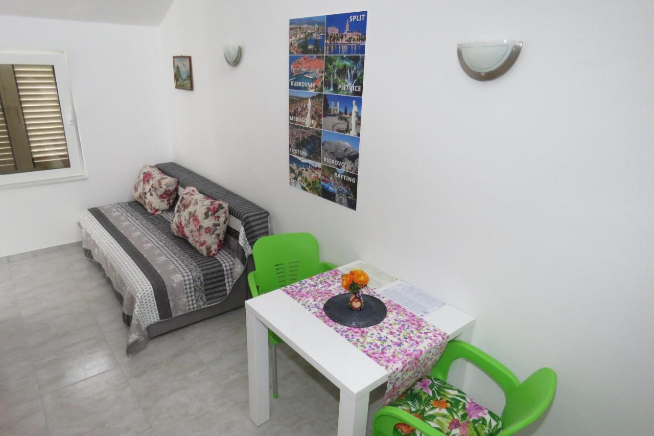 Apartments Caleta Baska Voda Exterior photo