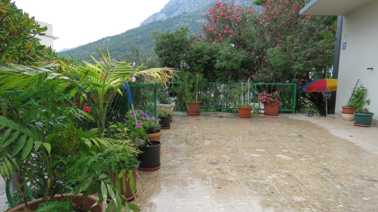 Apartments Caleta Baska Voda Exterior photo