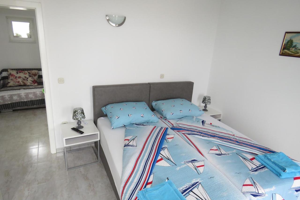 Apartments Caleta Baska Voda Exterior photo