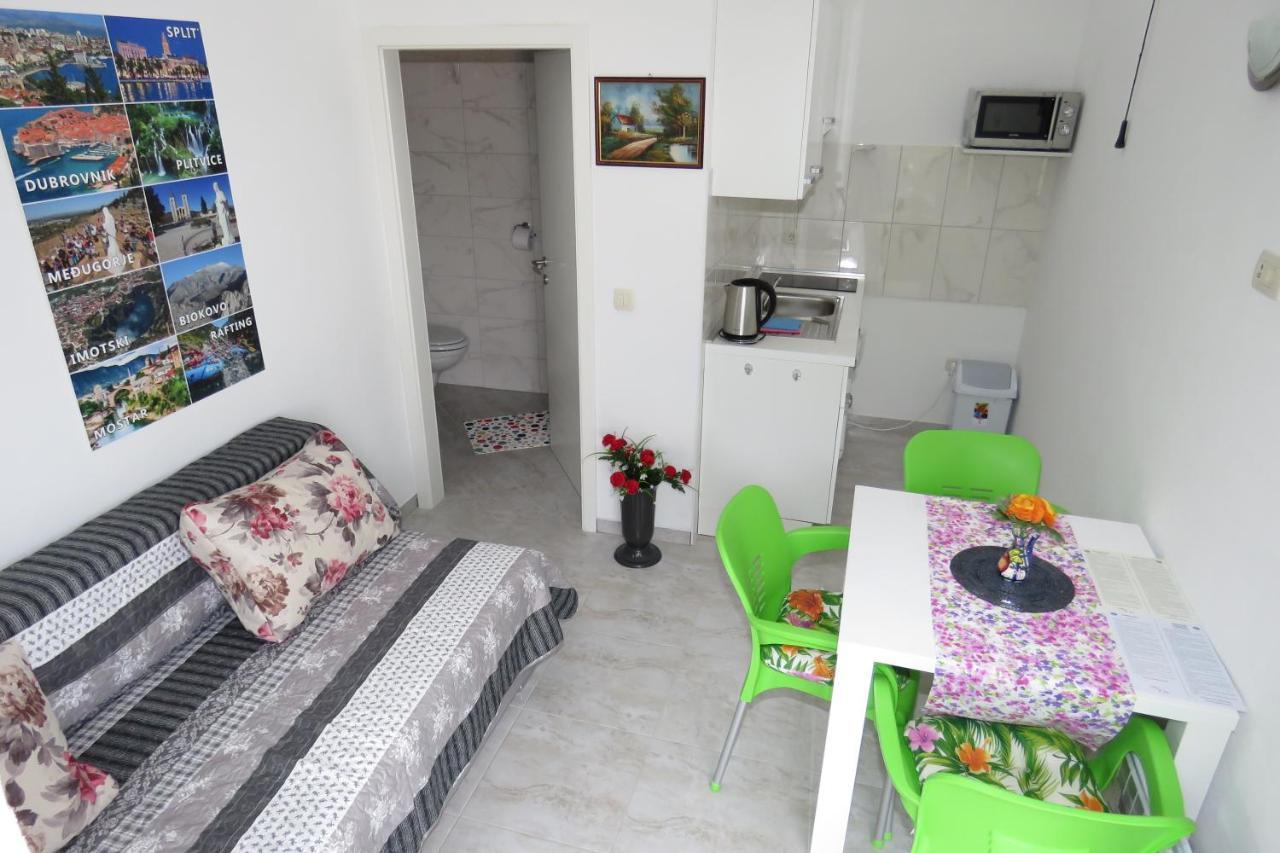 Apartments Caleta Baska Voda Exterior photo